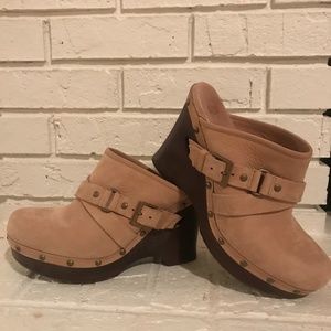 Ugg Australia Women's Natalee 1001315 Clog Wedge